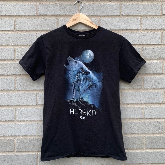 Delta Tops - Vintage Wolf Graphic Tee